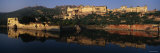 Reflection of a Fort in Water, Amber Fort, Jaipur, Rajasthan, India Lámina fotográfica por Panoramic Images Reflection of a Fort in Water, Amber Fort, Jaipur, Rajasthan, India Lámina fotográfica por Panoramic Images