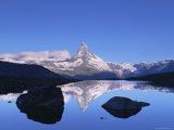 Panoramic View of the Matterhorn Across Lake, Zermatt, Switzerland Láminas por Jeremy Walker Panoramic View of the Matterhorn Across Lake, Zermatt, Switzerland Láminas por Jeremy Walker