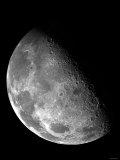View of the Moon's North Pole Lámina fotográfica por Stocktrek Images View of the Moon's North Pole Lámina fotográfica por Stocktrek Images