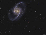 NGC 1365 is a Barred Spiral Galaxy in the Constellation Fornax Lámina fotográfica por Stocktrek Images NGC 1365 is a Barred Spiral Galaxy in the Constellation Fornax Lámina fotográfica por Stocktrek Images