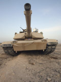 Stocktrek Images - An M-1A1 Main Battle Tank Casts a Daunting Image in the Desert Near Dra Digla, Iraq - Fotografik Baskı Stocktrek Images - An M-1A1 Main Battle Tank Casts a Daunting Image in the Desert Near Dra Digla, Iraq - Fotografik Baskı
