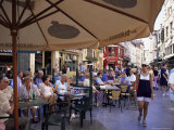 Cafe at Corner of Groen Plaats, Antwerp, Belgium 写真プリント - リチャード・Ashworth