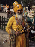 Sikh Man in Ceremonial Dress, Bangla Sahib Gurdwara, Delhi, India Fotografisk tryk af David Beatty Sikh Man in Ceremonial Dress, Bangla Sahib Gurdwara, Delhi, India Fotografisk tryk af David Beatty