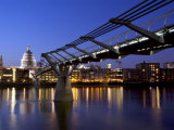 Millennium Bridge and St. Pauls Cathedral, London, England, UK Fotografisk trykk av Charles Bowman