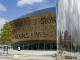Millennium Centre, Cardiff, Wales (Cymru), United Kingdom Lámina fotográfica por Charles Bowman Millennium Centre, Cardiff, Wales (Cymru), United Kingdom Lámina fotográfica por Charles Bowman