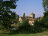 St. Mary's Church, Cottages and Village Pond, Chiddingfold, Near Haslemere, Surrey, England Photographie par Pearl Bucknall
