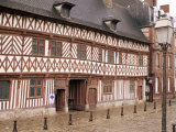Tourist Office and Art Exhibition Venue in Maison Henri Iv, St. Valery En Caux, France Photographie par Pearl Bucknall