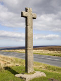 Young Ralph Cross Near Rosedale Head, Now Symbol of North York Moors National Park, North Yorkshire Photographie par Pearl Bucknall