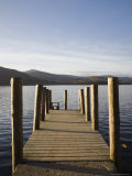 Wooden Jetty at Barrow Bay Landing on Derwent Water Looking North West in Autumn Photographie par Pearl Bucknall