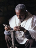 Portrait of a Blacksmith at Work, Town of Axoum (Axum) (Aksum), Tigre Region, Ethiopia, Africa Lámina fotográfica por Bruno Barbier Portrait of a Blacksmith at Work, Town of Axoum (Axum) (Aksum), Tigre Region, Ethiopia, Africa Lámina fotográfica por Bruno Barbier