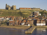 Abbey Ruins, Church, Sandy Beach and Harbour, Whitby, North Yorkshire, Yorkshire Photographie par Neale Clarke