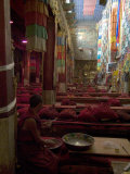 Main Prayer Hall, Samye Monastery, Tibet, China Photographie par Ethel Davies
