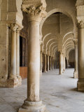 Interior, Mosque Okba (The Great Mosque), Kairouan, Unesco World Heritage Site, Tunisia Photographie par Ethel Davies