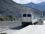 New Railway Station, Beijing to Lhasa, Lhasa, Tibet, China Photographie par Ethel Davies
