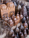 Lanterns, Place Des Ferblantiers (Ironmongers Square), Marrakech, Morocco, North Africa, Africa Photographie par Ethel Davies