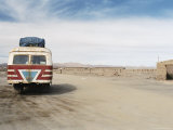Local Bus to Uyuni, Colchani, Bolivia, South America 写真プリント - マーク・Chivers