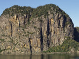 Cape Trinity at Entrance to Eternity Bay, Saguenay River, off St. Lawrence, Quebec, Canada Lámina fotográfica por Ken Gillham