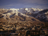 Towchal Range Behind the City, Tehran, Iran, Middle East Arte por Desmond Harney Towchal Range Behind the City, Tehran, Iran, Middle East Arte por Desmond Harney