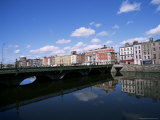 Reflections in the River Liffey, Dublin, Eire (Republic of Ireland) Photographie par Hans Peter Merten