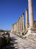 Cardo (Main Street) of the Roman Decapolis City, Dating from 39 to 76 AD, Jerash, Jordan Photographie par Christopher Rennie