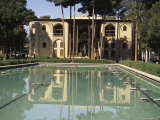 Safavid Garden Palace of Hasht Behesht (The Eight Paradises), Isfahan, Iran, Middle East Lámina fotográfica por David Poole Safavid Garden Palace of Hasht Behesht (The Eight Paradises), Isfahan, Iran, Middle East Lámina fotográfica por David Poole