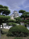 Trees in Front of Himeji-Jo, Dating from 1580 and Known as Shirasagi, Kansai Photographie par Christopher Rennie