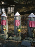 Jizo Statues, Hida Folk Village, Island of Honshu, Japan Photographie par Christopher Rennie