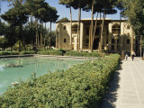 Safavid Garden Palace of Hasht Behesht (The Eight Paradises), Isfahan, Iran, Middle East Lámina fotográfica por David Poole Safavid Garden Palace of Hasht Behesht (The Eight Paradises), Isfahan, Iran, Middle East Lámina fotográfica por David Poole