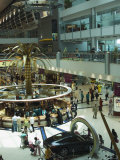 Dubai International Airport, Duty Free Area, Dubai, United Arab Emirates, Middle East Lámina fotográfica por Amanda Hall