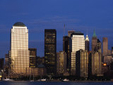 Lower Manhattan Skyline at Dusk Across the Hudson River, New York City, New York, USA Lámina fotográfica por Amanda Hall Lower Manhattan Skyline at Dusk Across the Hudson River, New York City, New York, USA Lámina fotográfica por Amanda Hall