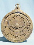 Arabic Brass Astrolabe Dating from 16th Century, Damascus Museum, Syria, Middle East Photographie par Ursula Gahwiler