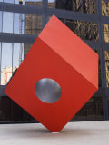 Red Cube Sculpture, 1968 by Isamu Noguchi at 140 Broadway, Manhattan, New York Photographie par Amanda Hall