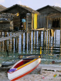 Stilt House Built by Philippino Refugees on East Coast of Borneo by Bajau People Photographie par Lousie Murray