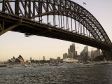 Qe2 Arriving in Sydney Harbour, New South Wales, Australia Fotografie-Druck von Mark Mawson