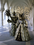 Carnival Costumes, Venice, Veneto, Italy Fotografie-Druck von Simon Harris