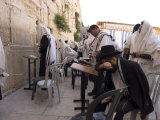 Christian Kober - Praying at the Western (Wailing) Wall, Old Walled City, Jerusalem, Israel, Middle East - Fotografik Baskı Christian Kober - Praying at the Western (Wailing) Wall, Old Walled City, Jerusalem, Israel, Middle East - Fotografik Baskı