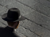 Jewish Man in Traditional Clothes, Old Walled City, Jerusalem, Israel, Middle East Lámina fotográfica por Christian Kober
