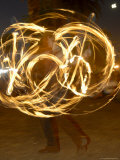 Juggler Twirling Rods During Her Performance, O'Donnell Gardens, Suburb of St. Kilda, Victoria Photographie par Richard Nebesky