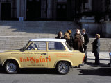 Group of People Talking Beside a Trabant Tour Car, Mitte, Berlin, Germany Photographie par Richard Nebesky