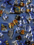 Ceramic Magnet Souvenirs of Clogs and Windmills for Sale, Amsterdam the Netherlands Photographie par Richard Nebesky