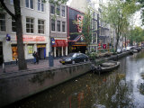 Red Light District Along One of the City Canals, Amsterdam, the Netherlands (Holland) Photographie par Richard Nebesky
