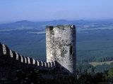 Extterior of Tower and Wall of Bezdez Castle and Landscape of Valley Below, Bohemia, Czech Republic Photographie par Richard Nebesky
