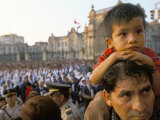 Easter Sunday, Lima, Peru, South America Lámina fotográfica por Oliviero Olivieri
