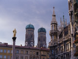 Frauenkirche Towers and Mariensaule (St. Mary's Column), Munich, Bavaria, Germany Photographie par Yadid Levy