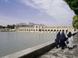 Khaju Bridge, Isfahan, Iran, Middle East Lámina fotográfica por Sergio Pitamitz Khaju Bridge, Isfahan, Iran, Middle East Lámina fotográfica por Sergio Pitamitz