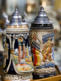 Traditional Beer Mugs, Munich, Bavaria, Germany Photographie par Yadid Levy