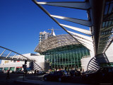 The Modern Parque Das Nacoes, and the Commercial Centre Vasco De Gama, Portugal Photographie par Yadid Levy