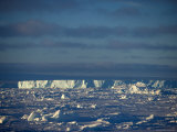 Iceberg and Pack Ice, Weddell Sea, Antarctic Peninsula, Antarctica, Polar Regions Lámina fotográfica por Thorsten Milse Iceberg and Pack Ice, Weddell Sea, Antarctic Peninsula, Antarctica, Polar Regions Lámina fotográfica por Thorsten Milse