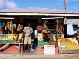 Colourful Souvenir Shop, Speyside, Tobago, West Indies, Caribbean, Central America Lámina fotográfica por Yadid Levy Colourful Souvenir Shop, Speyside, Tobago, West Indies, Caribbean, Central America Lámina fotográfica por Yadid Levy