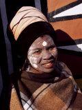 Portrait of a Woman with Facial Decoration, Cultural Village, Johannesburg, South Africa, Africa Photographie par Sergio Pitamitz